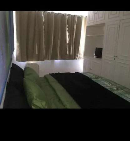 Quarto De Solteiro Em Casa Privada